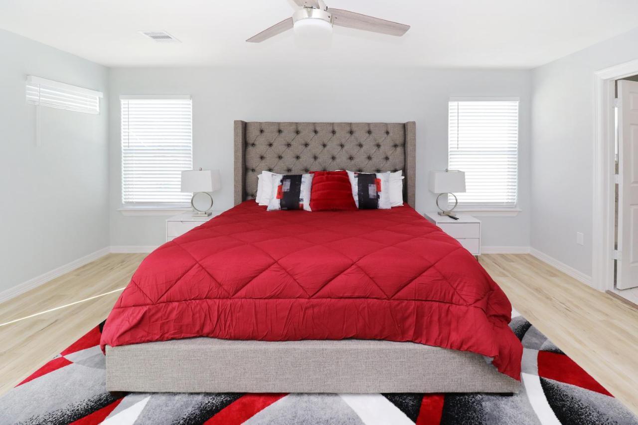 Villa Peerless Retreat - Minutes From Downtown Houston Extérieur photo